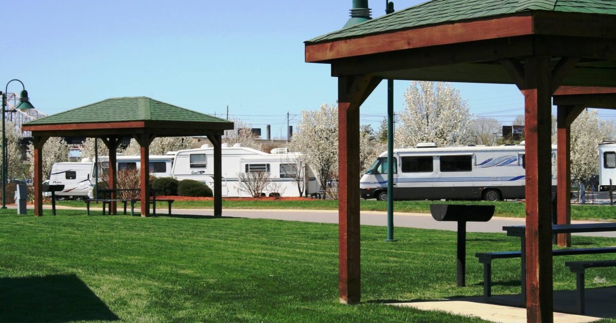 DraftKings at Casino Queen RV Park | Great Rivers & Routes