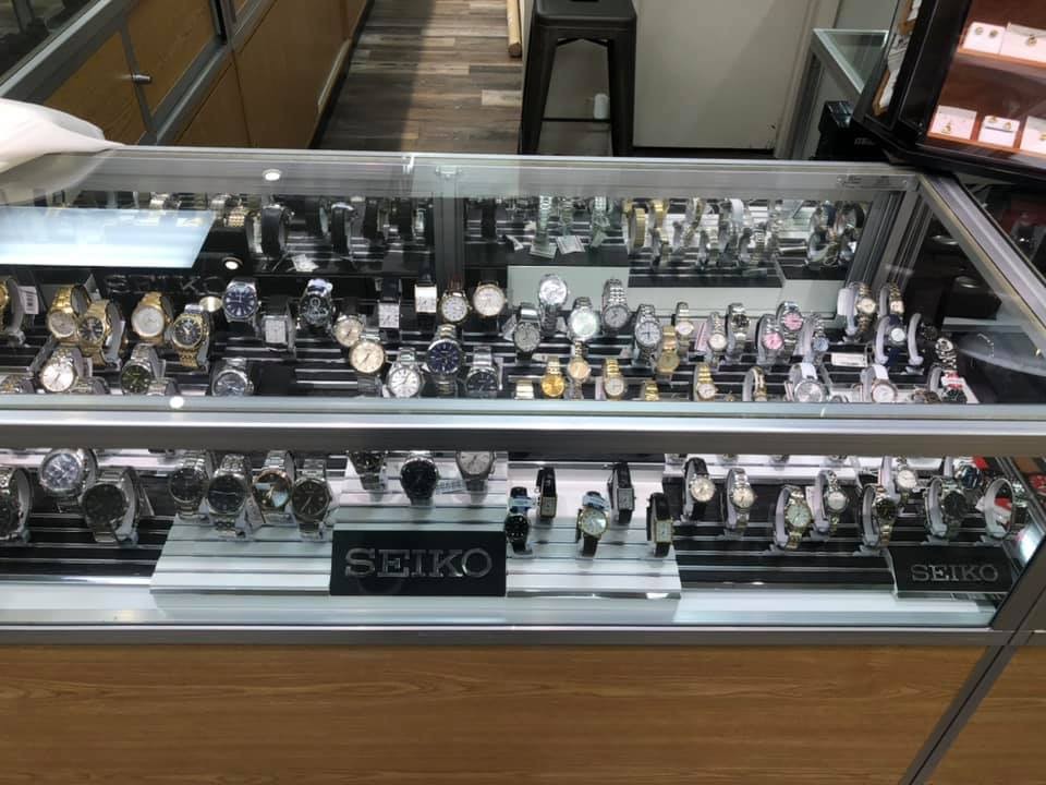 Lee s Fine Jewelry and Vintage Vibe Gifts Great Rivers Routes