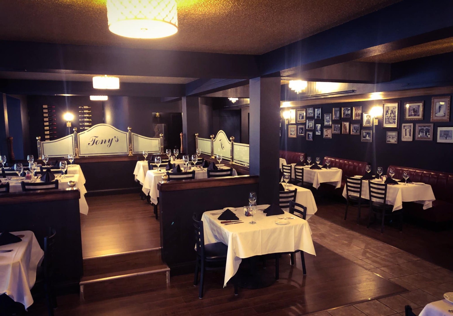 Tony s Steakhouse Bar Great Rivers Routes